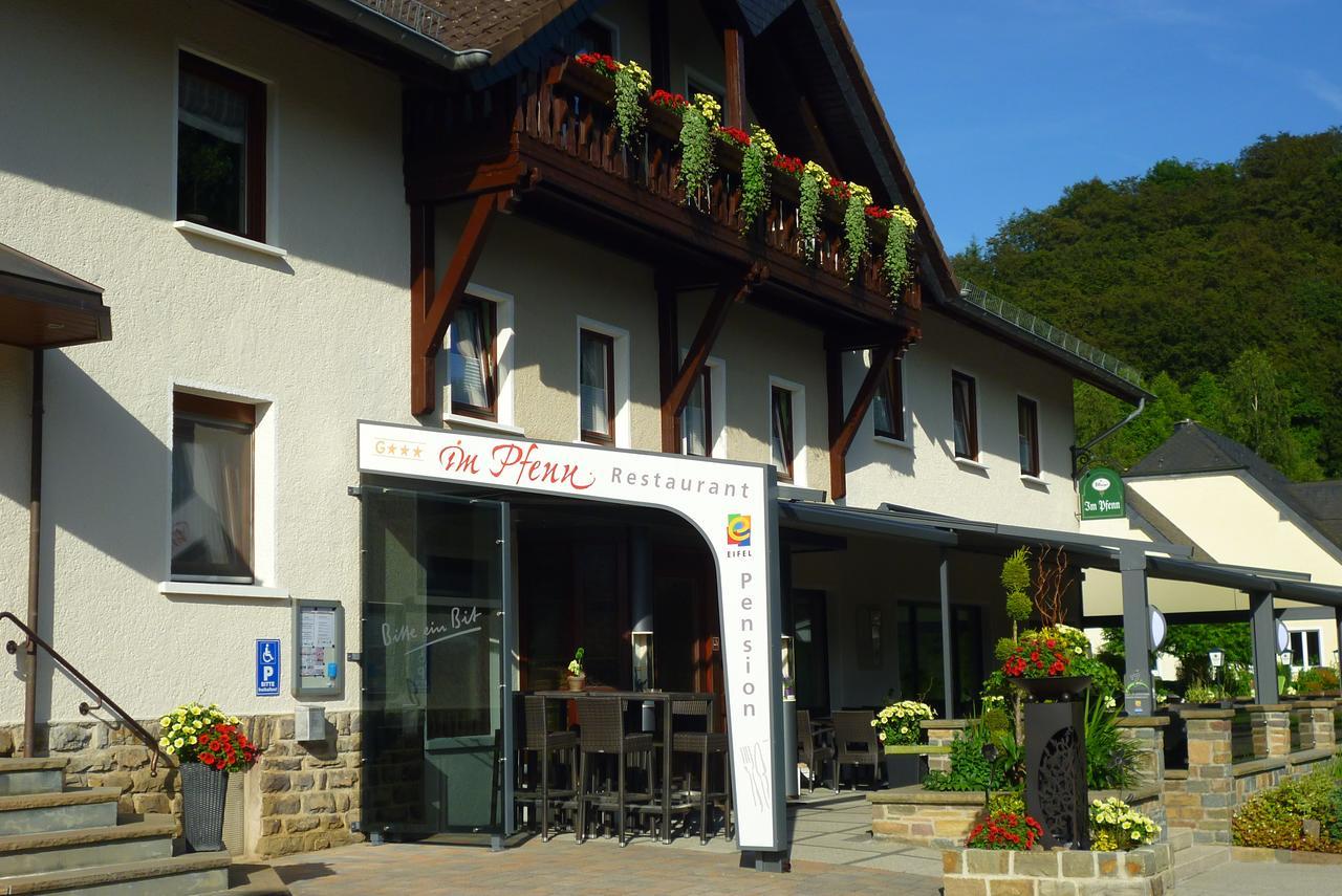 Restaurant - Pension Im Pfenn Irrhausen Exterior photo